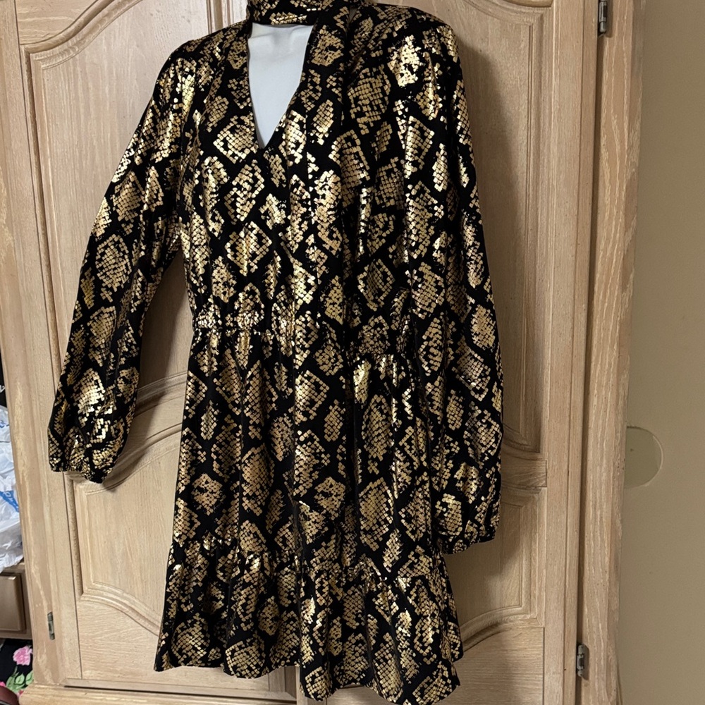 NEW Elegant dress Michael Kors Black with Gold Details